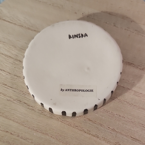 Kinska By Anthropologie Artistic Black and White Face Planter - Picture 4 of 8